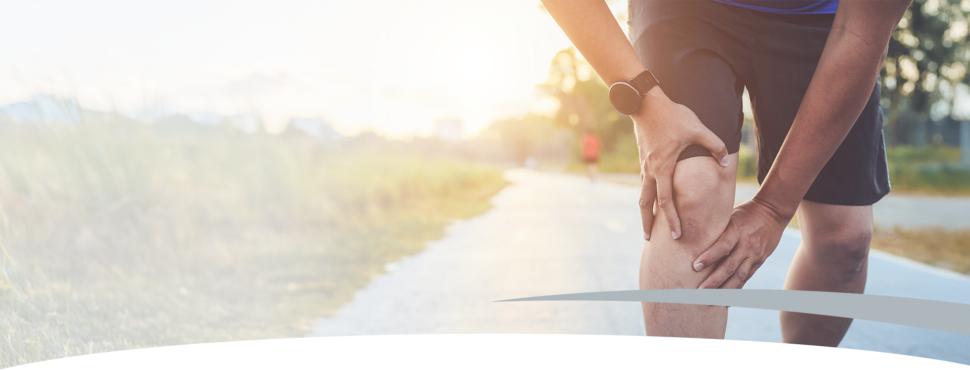 Photo: Person with knee pain